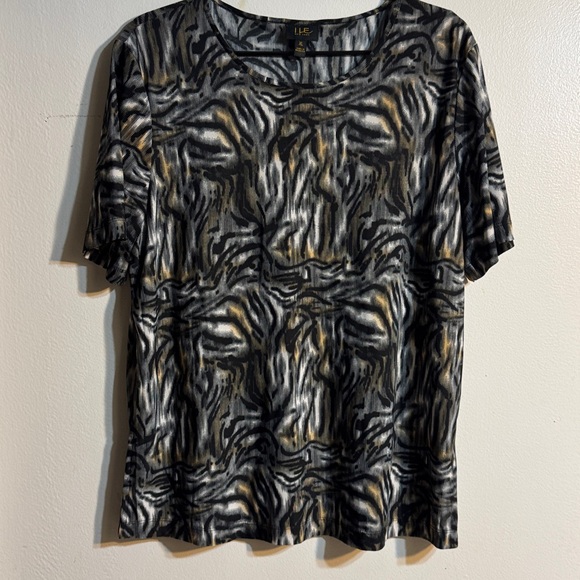 LEE Women's Black, Gray, and Gold Patterned Blouse - Picture 1 of 3